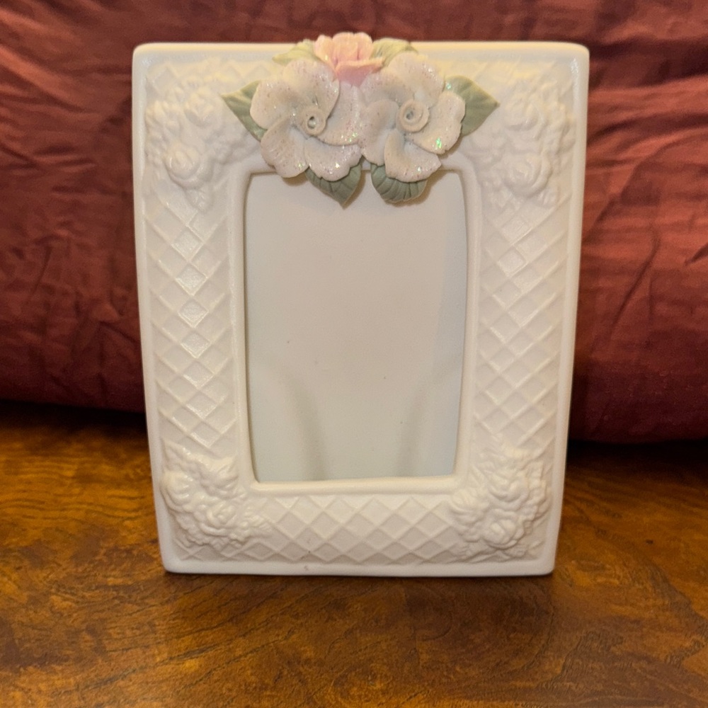 Elegant porcelain White Floral Picture Frame wedding photo bridal shower prom